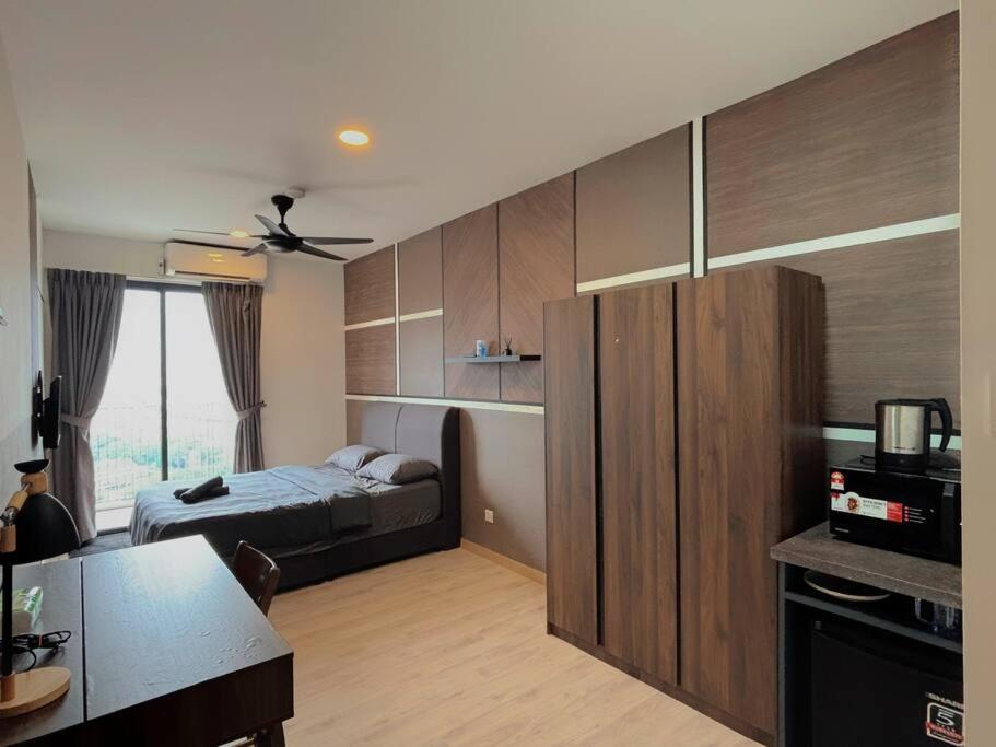 7PX 4BR Emporis KD Near Segi Thomson Hosp & MRT Kota Damansara — 4-Star Luxury Hotel in Petaling Jaya, Malaysia