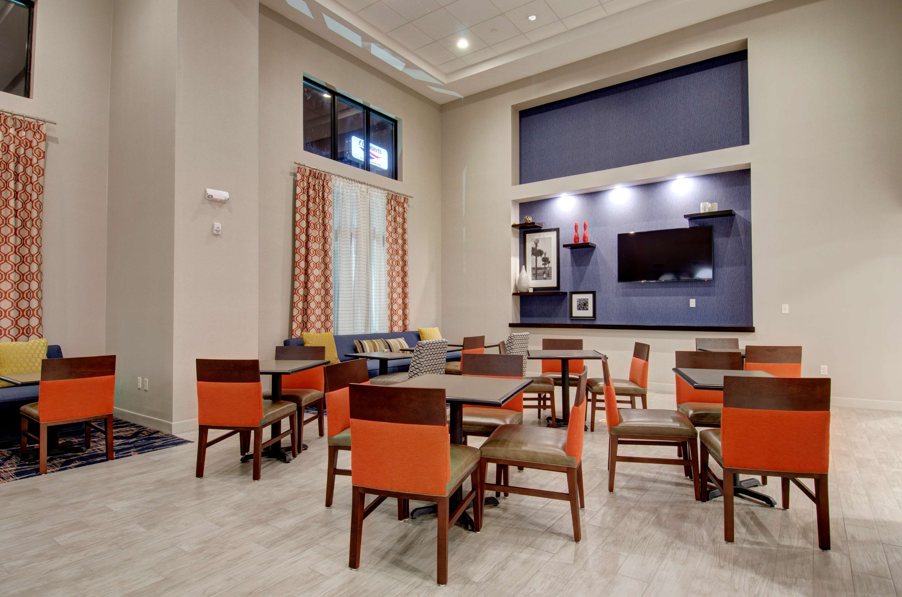 Hampton Inn & Suites Springfield Downtown - photo 13