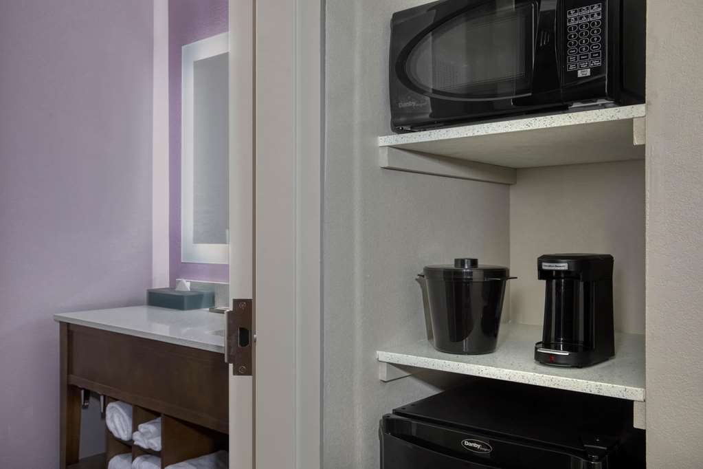 La Quinta Inn & Suites by Wyndham Perry - photo 12