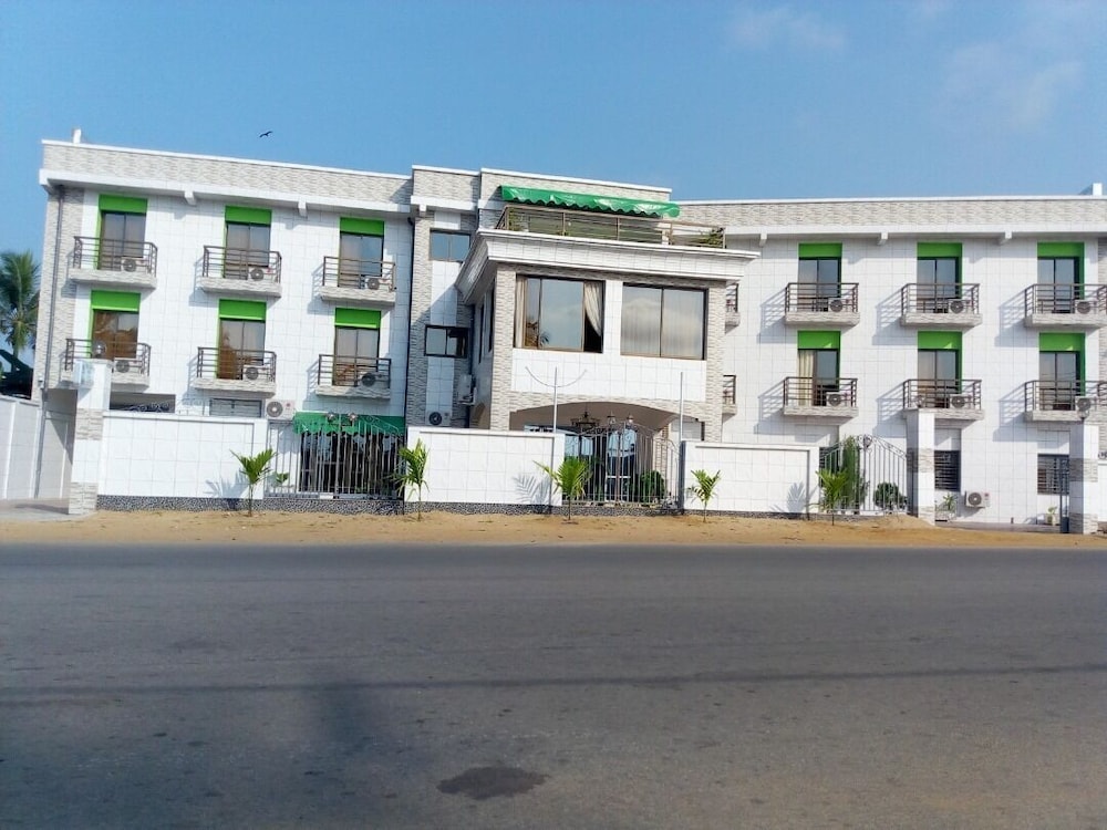 Hotel Samaki Plage in Kribi, Cameroon