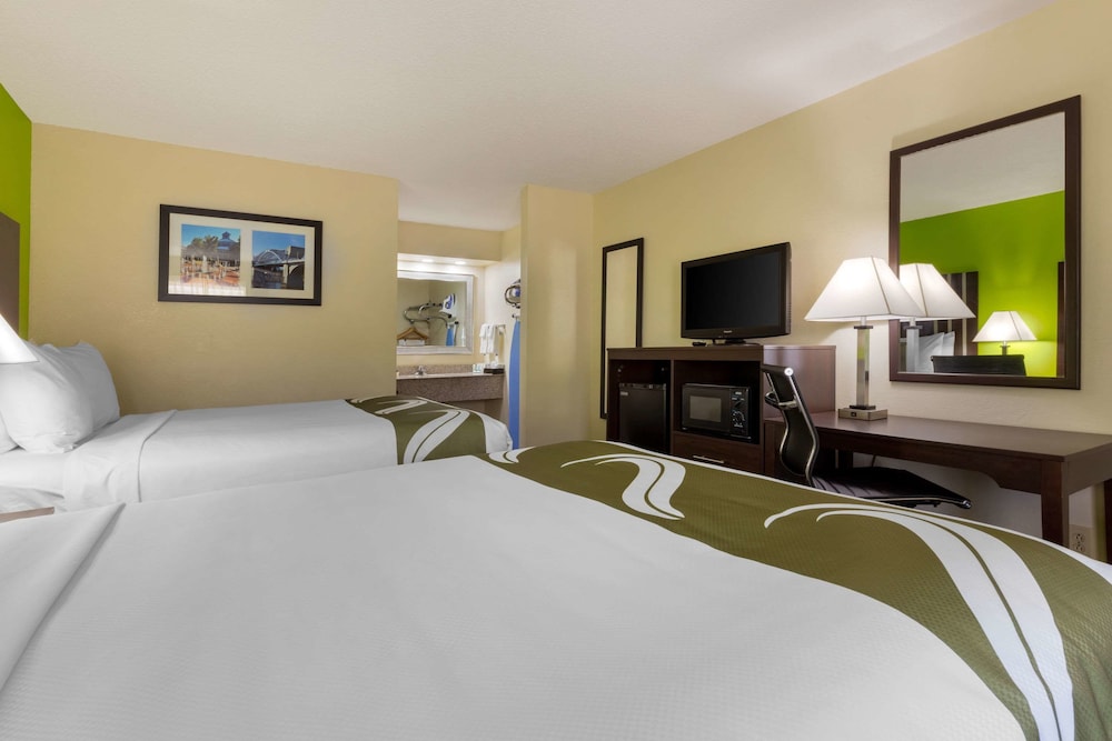 Quality Inn Cleveland North - photo 7