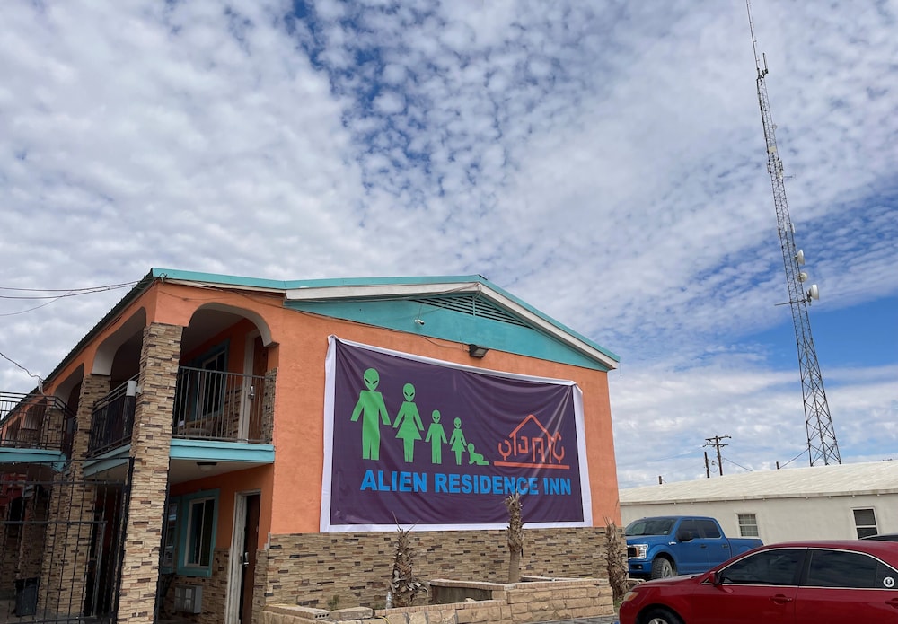 Alien Residence Inn - photo 20
