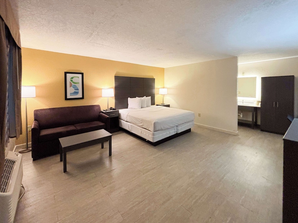 Sunset Inn Northlake - photo 10