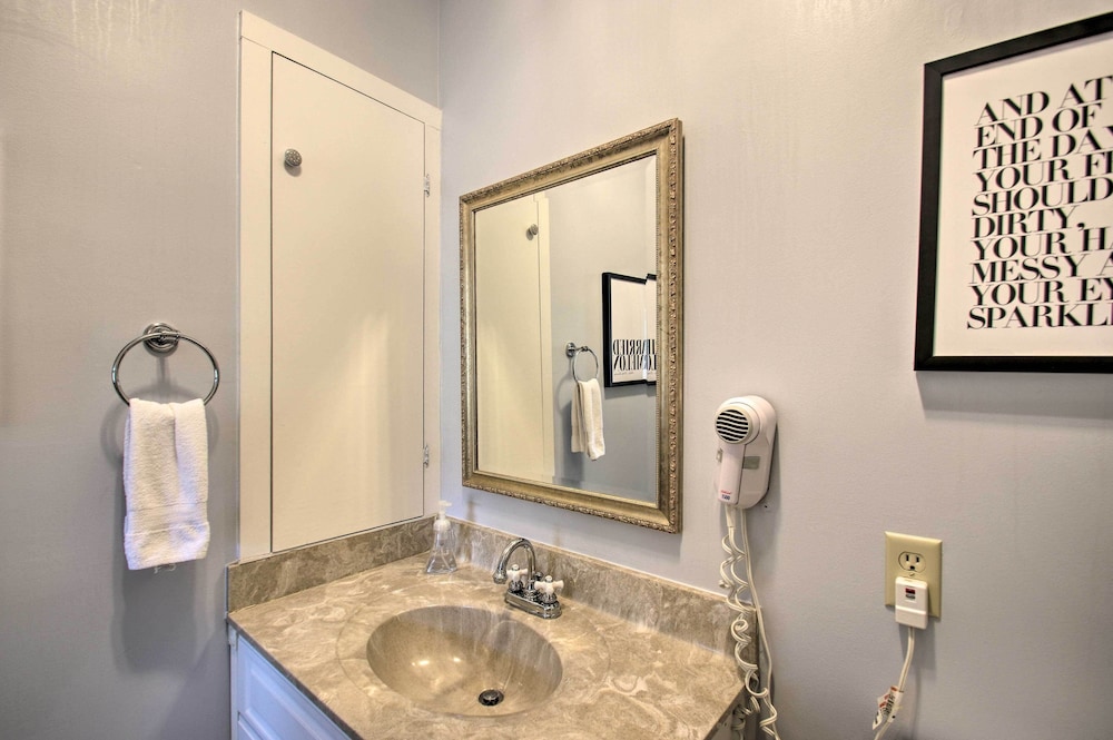 Wintergreen Resort Mountain Condo w Pool Access - photo 15