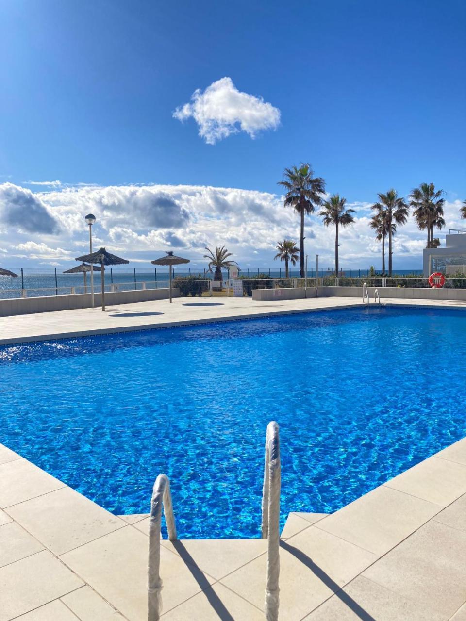 Casares del Mar luxury Apartment — 4-Star Luxury Hotel in Casares, Spain