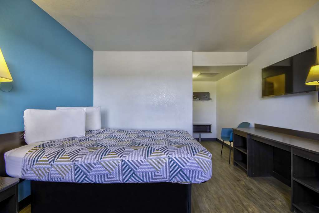 Motel 6 Farmington NM - photo 11