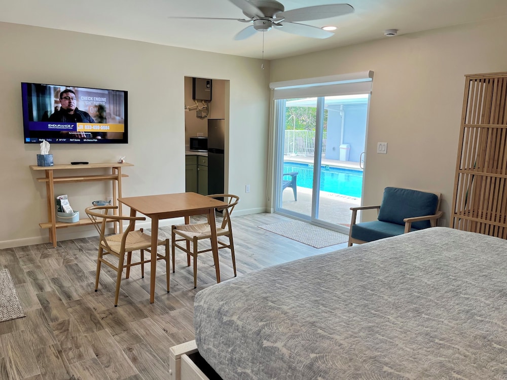 Sunshine Island Inn - photo 20