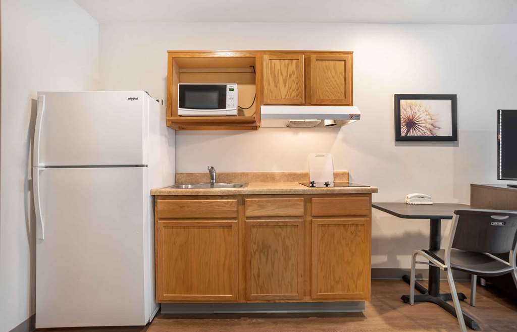Extended Stay America Select Suites Pensacola Northeast - photo 10