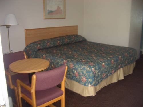 Relax Inn Benton - photo 7