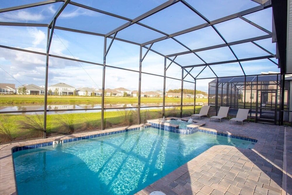 Fantastic Eight Bedrooms SF w Screened Pool at Storey Lake Resort 2887 - photo 2