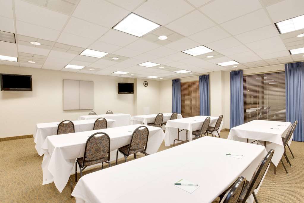 Wingate by Wyndham Bridgeport Clarksburg - photo 36