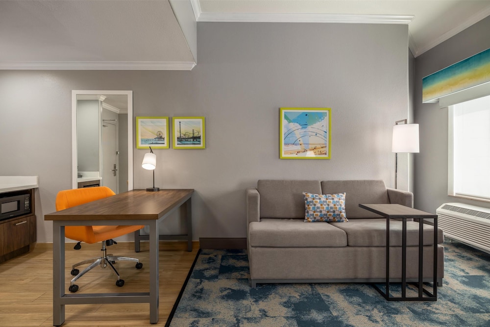 Hampton Inn & Suites Galveston - photo 16