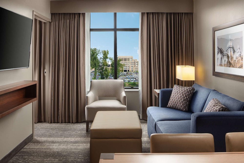 Embassy Suites by Hilton South Bend at Notre Dame - photo 12