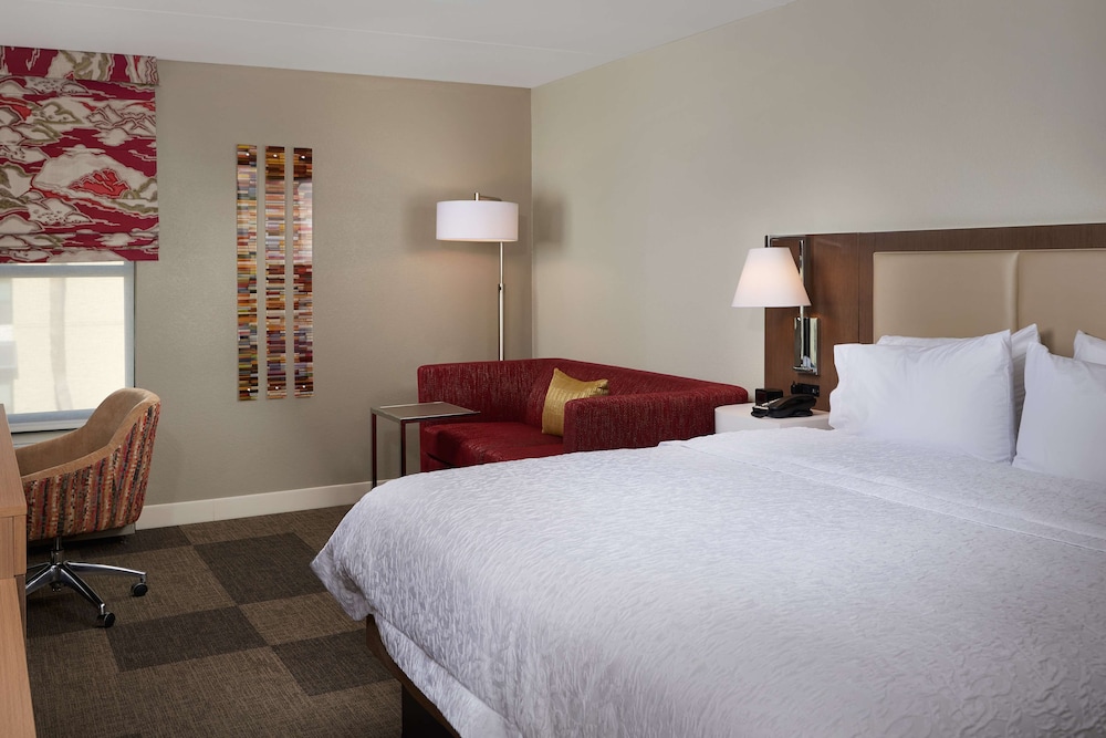 Hampton Inn & Suites Phoenix Scottsdale on Shea Boulevard - photo 8