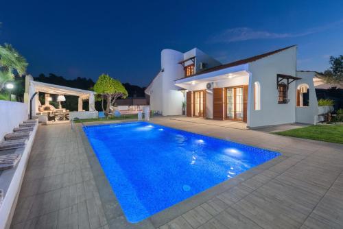 Una Villa Rhodes — 4-Star Luxury Hotel in Rodos, Greece