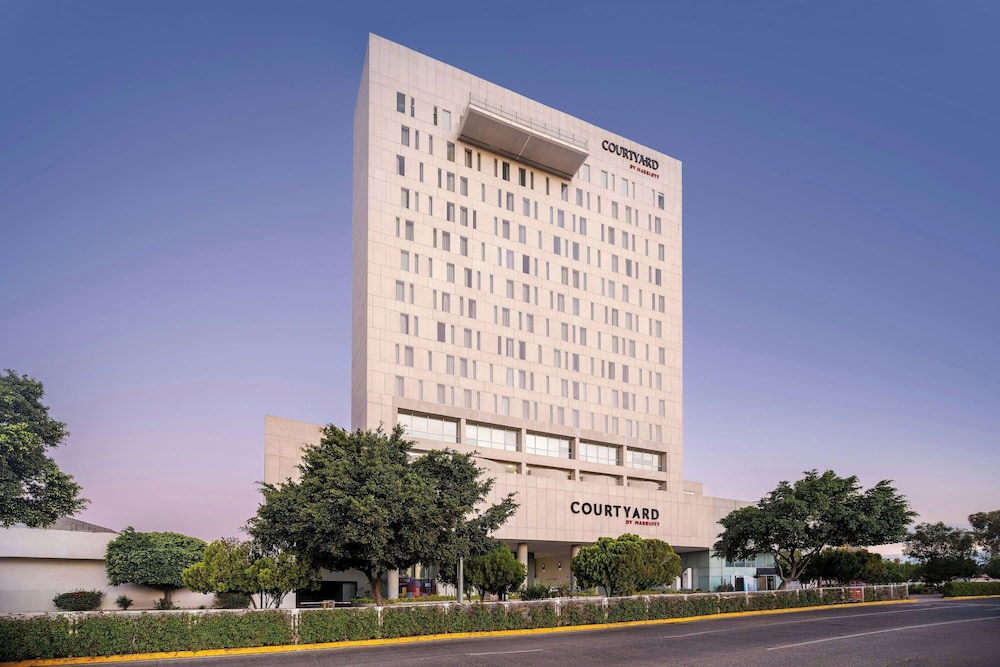 Courtyard by Marriott Leon at the Poliforum