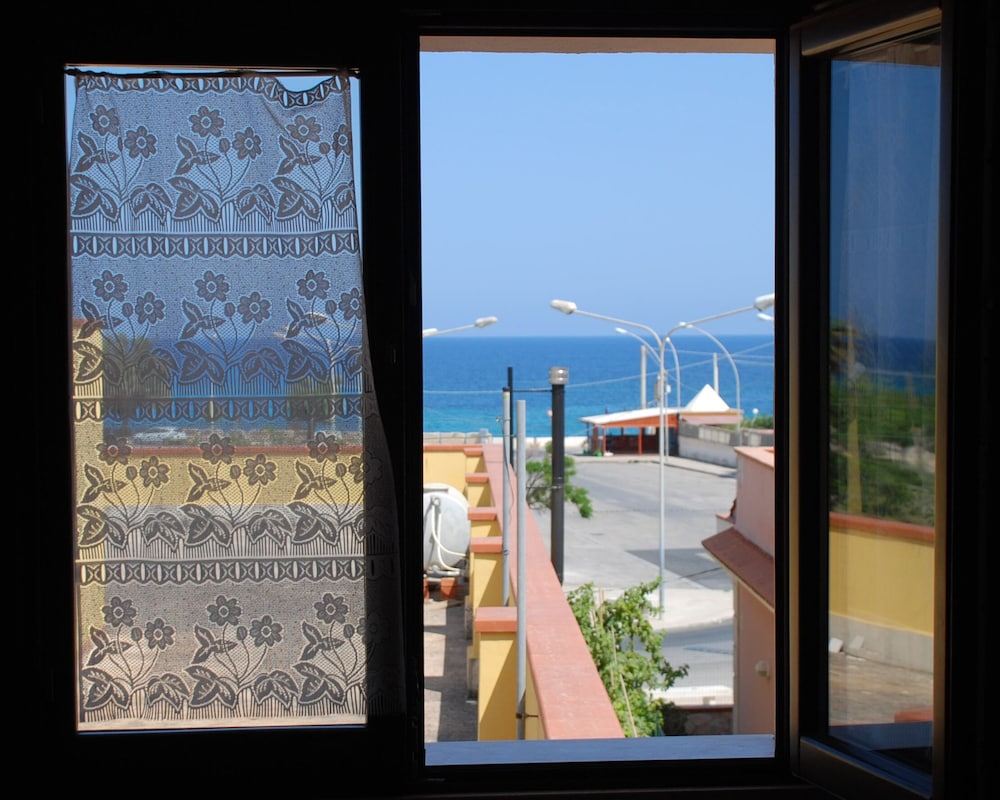 Apartment Rentals Sicily — 4-Star Luxury Hotel in Avola, Italy