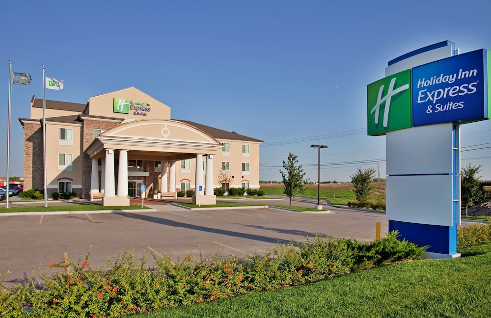 Holiday Inn Express & Suites Wichita Airport by IHG in Wichita, United States