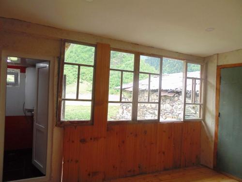 Jimsher Naveriani Guesthouse