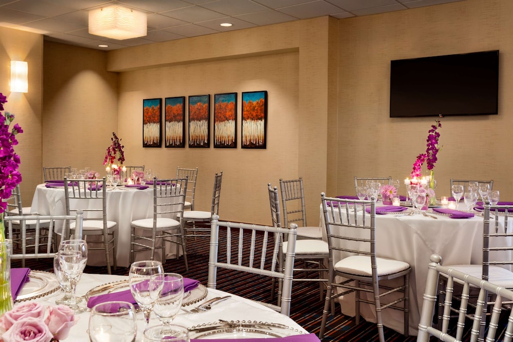 Embassy Suites by Hilton Santa Clara Silicon Valley - photo 89