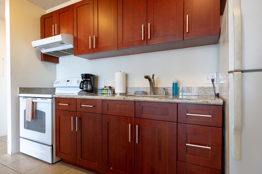 Waikiki Banyan Ocean View Tower 2 Suite 2310 - photo 11