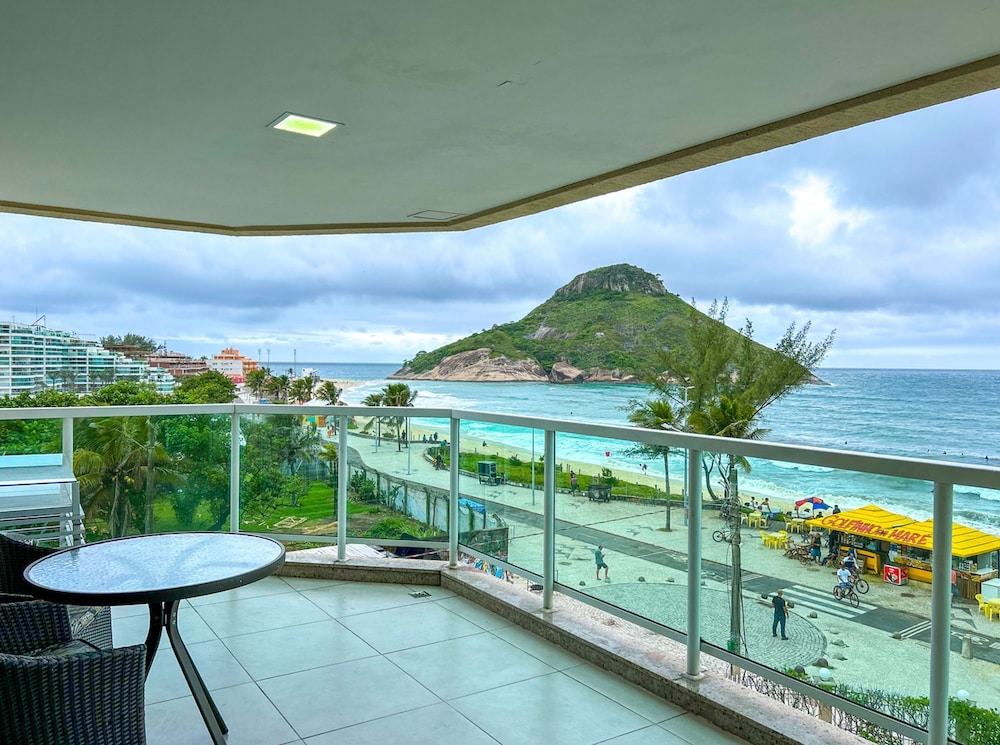 Flat a beira mar no Recreio dos Bandeirantes RJ — 4-Star Luxury Hotel in Rio De Janeiro, Brasil