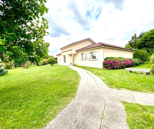 La Garde familiale et spacieuse in Couzeix, France