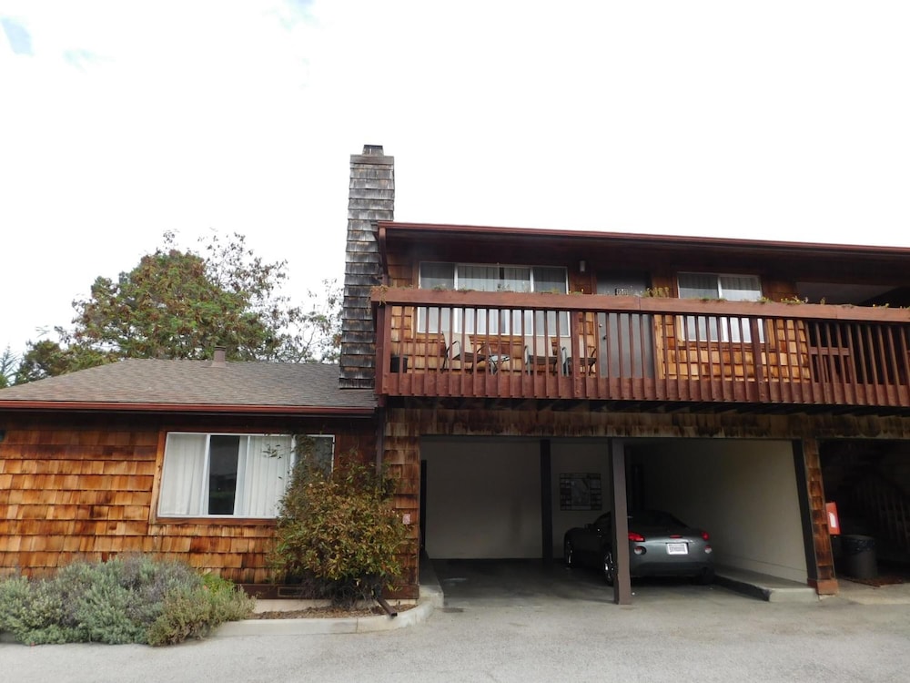 Pacific Gardens Inn - photo 41