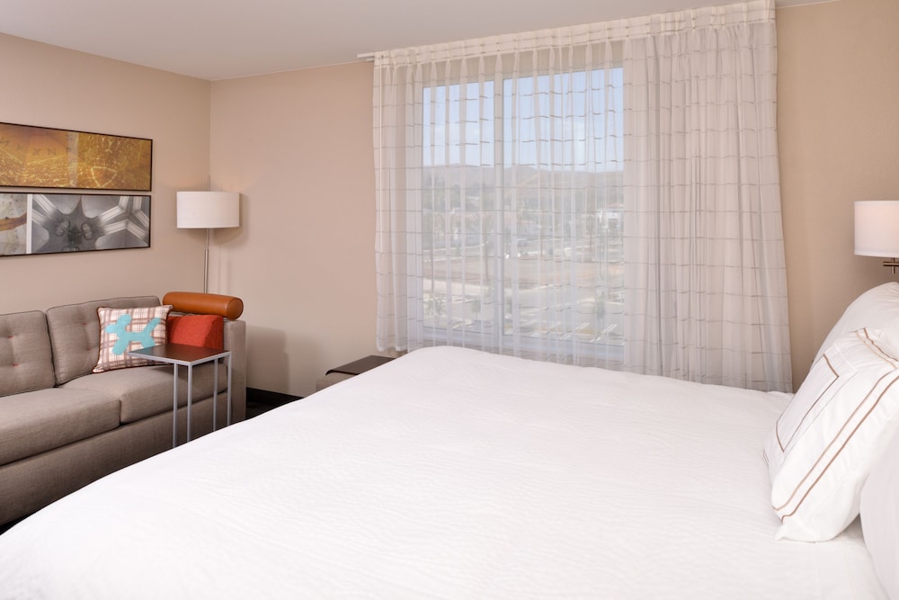 TownePlace Suites by Marriott Ontario Chino Hills - photo 5