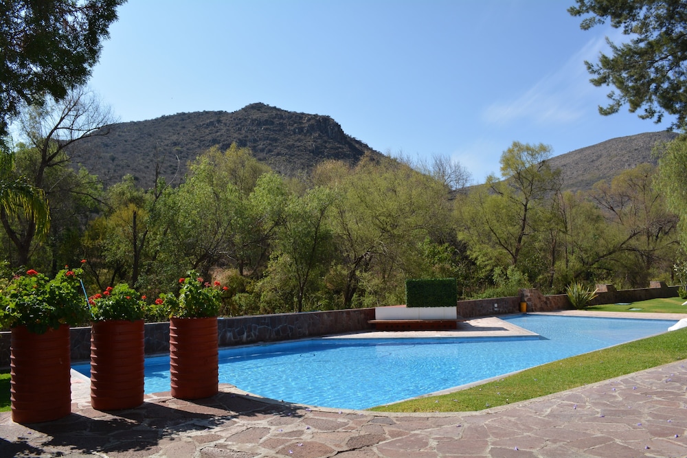 Lourdes Hotel Campestre pet-friendly hotel Santa Maria Del Rio