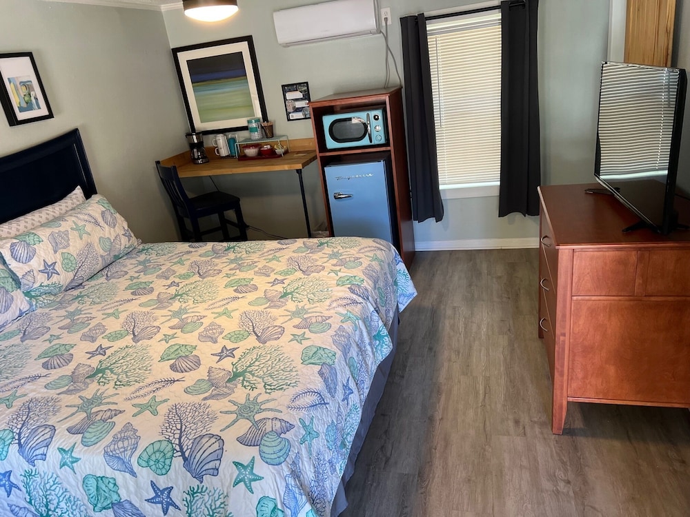 The Panacea Motel - photo 21