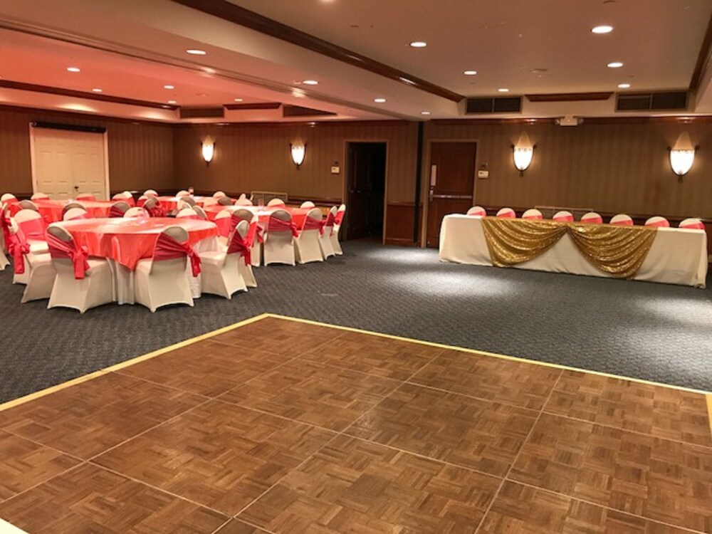 Ramada Dallas North - photo 38