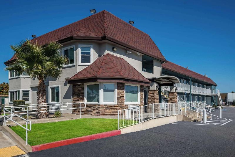 Quality Inn Elk Grove Sacramento - photo 11