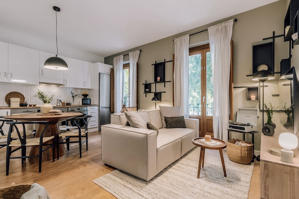 Reed 3 Bedrooms in Chamber hotel Arapiles Madrid