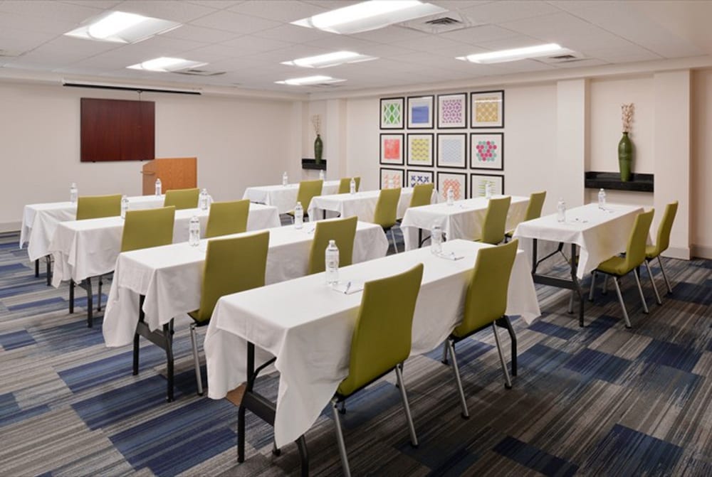 Holiday Inn Express Hotel & Suites Mooresville Lake Norman by IHG - photo 46