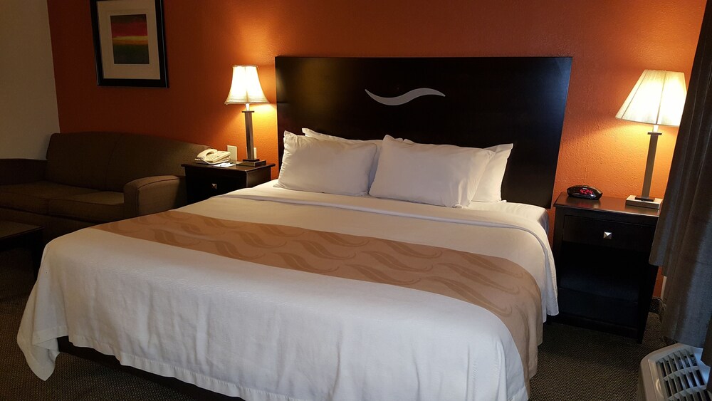 Quality Inn & Suites Hotel West Chester - photo 22