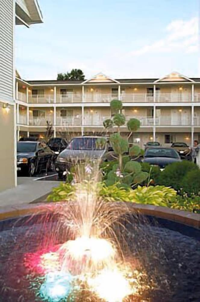 Parkside Inn Bridgeview - photo 32