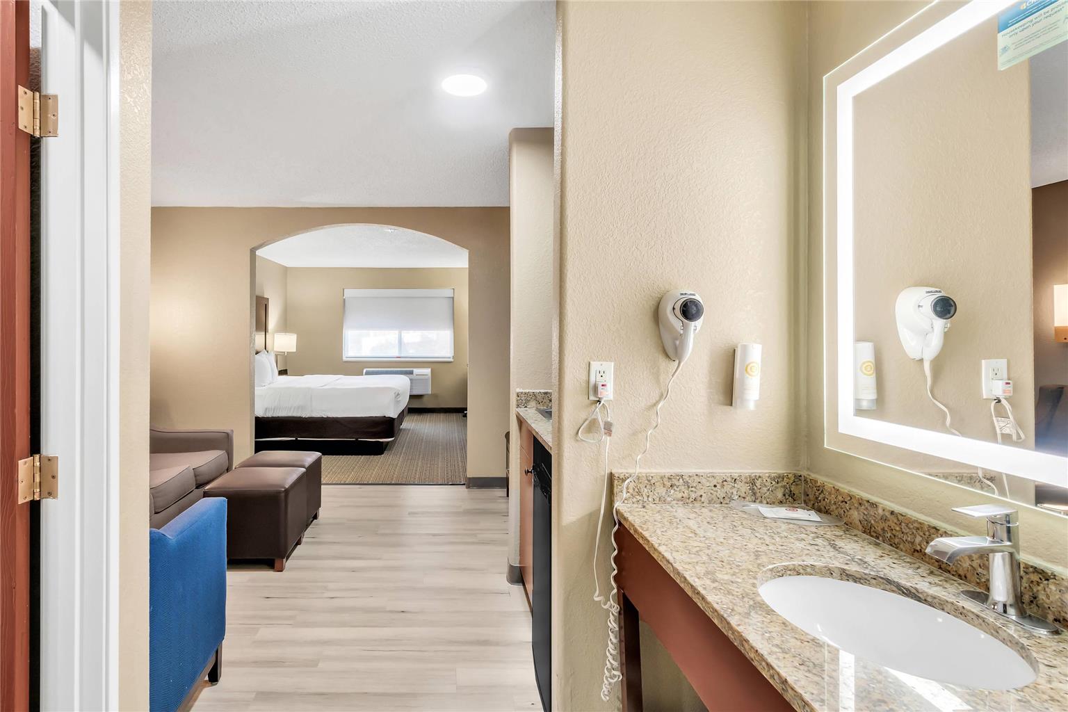 Comfort Suites Lakewood Denver - photo 44