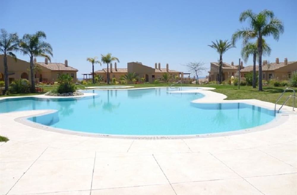 Apartamento La Hacienda de Cifuentes — 4-Star Luxury Hotel in Benahavis, Spain