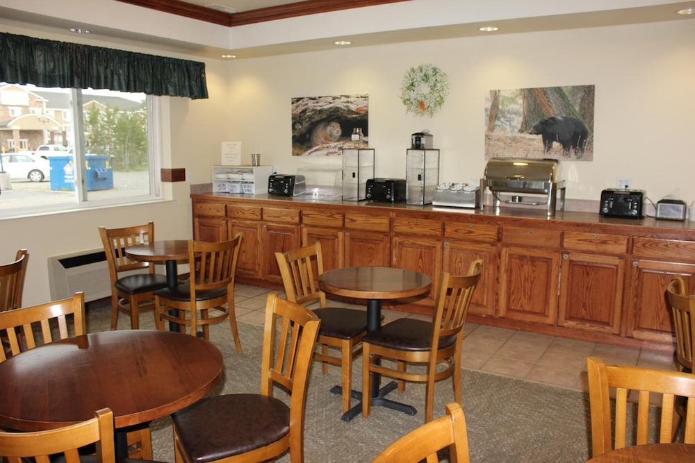 Yellowstone Lodge - photo 23