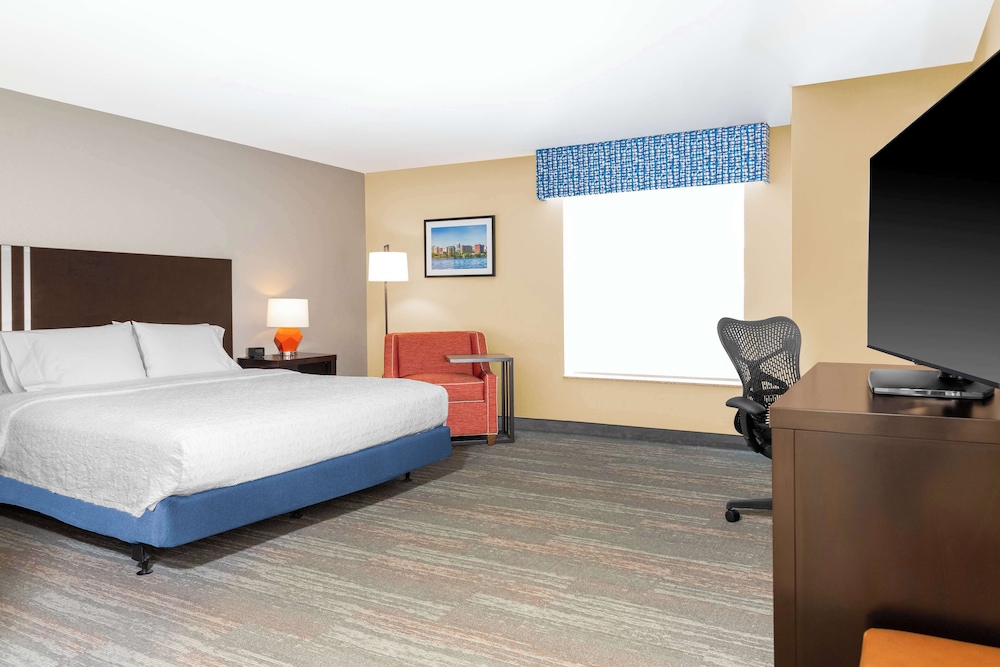 Hampton Inn & Suites Madison Downtown - photo 11