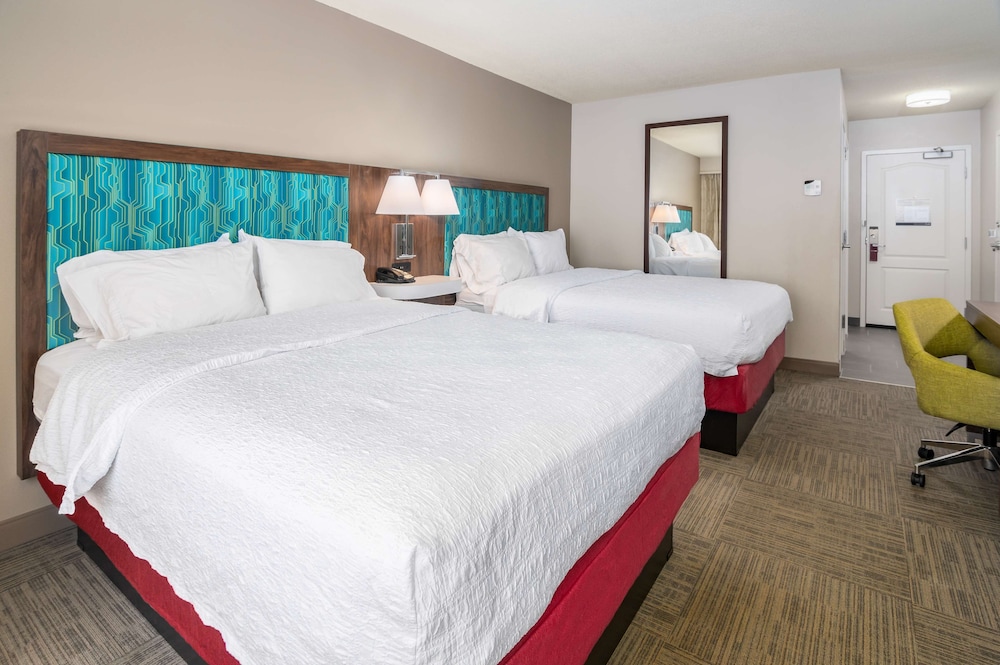 Hampton Inn & Suites Hartford Manchester - photo 17