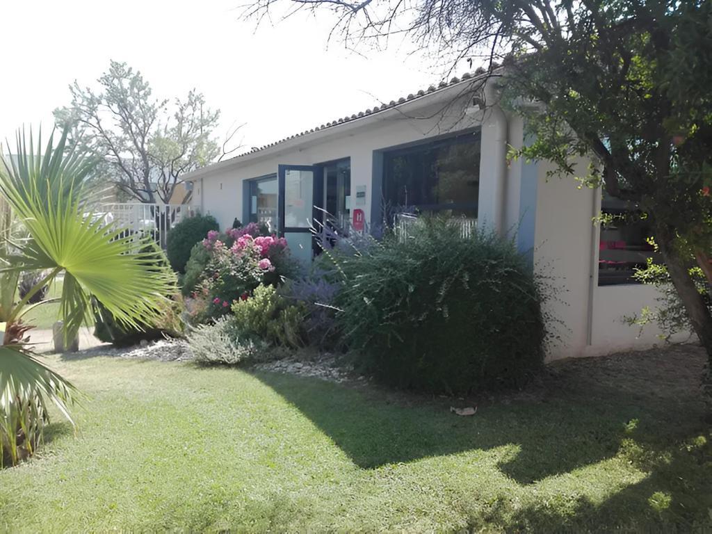 Hotel Kyriad Avignon Centre Commercial Cap Sud in Avignon, France