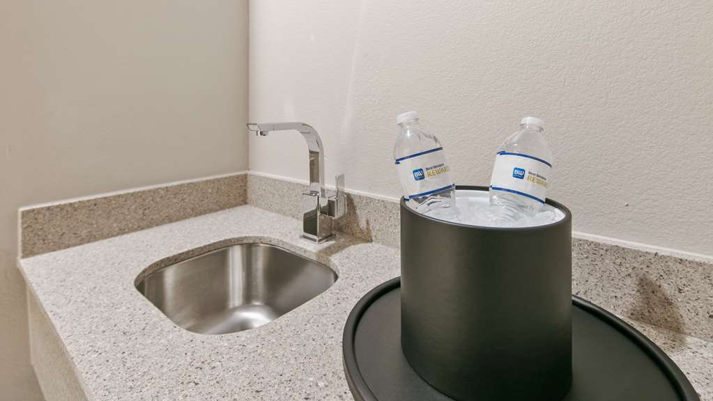 Best Western Plus Houston Atascocita Inn & Suites - photo 12