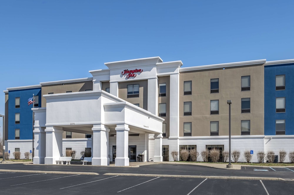 Hampton Inn Greenfield - photo 64
