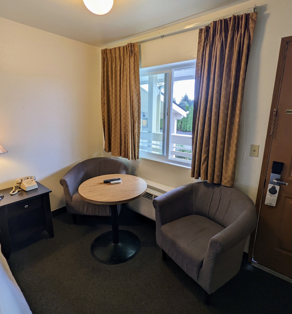 Fairground Inn - photo 26