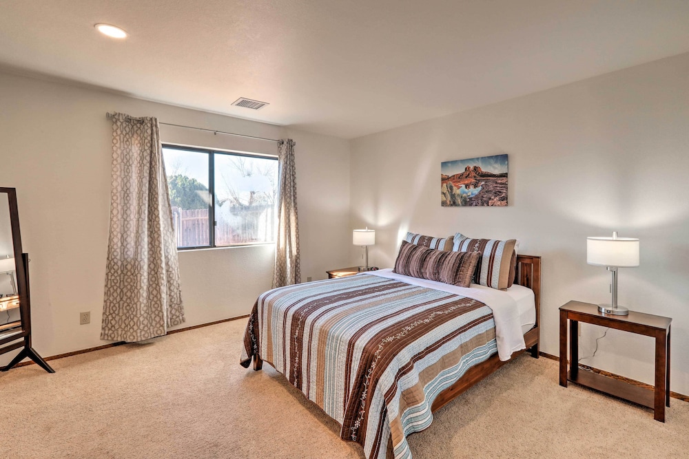 Fire Pit Near Hiking Trails: Sedona Retreat in Sedona, United States