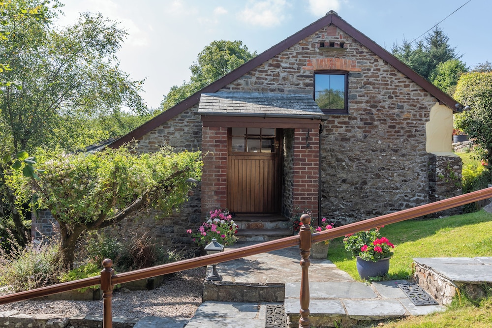 Shipload Cottage — 4-Star Luxury Hotel in Bideford, United Kingdom