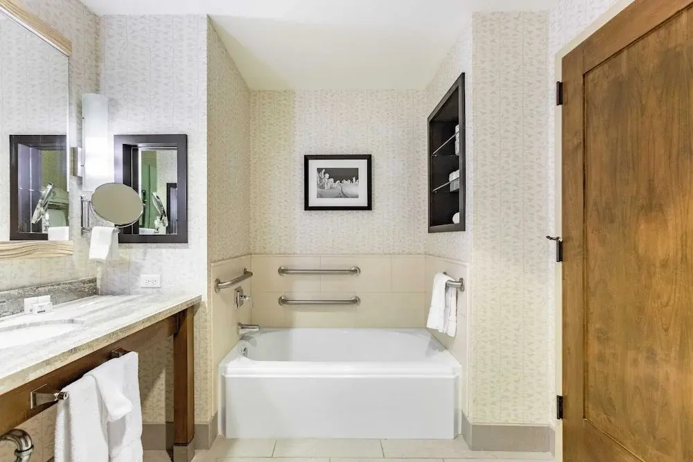 Beaver Creek Solace by AvantStay Studio w Resort Pool Hot Tub Premier Avon Location - photo 5