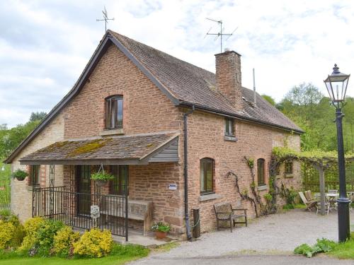 The Mill House — 4-Star Luxury Hotel in Lea, United Kingdom